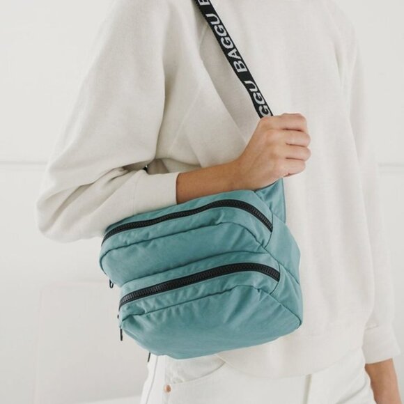 NWOT Baggu Fanny Pack - Teal w/ OG White Logo Strap - Picture 6 of 7